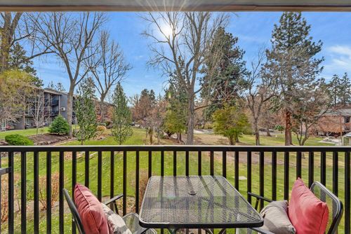 154155-1565 Nw Wall St, Bend, OR, 97703-1969 | Card Image