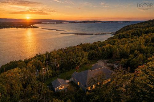 39170 Cabot Trail, Ingonish Beach, NS, B0C1L0 | Card Image