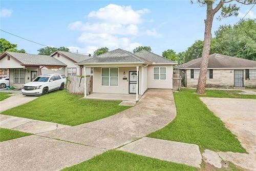 921 Jourdan Ave, New Orleans, LA, 70117-4330 | Card Image