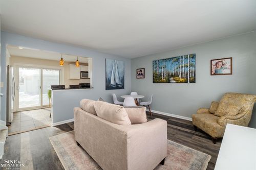 931 W Elmwood Ave, Clawson, MI, 48017-1318 | Card Image