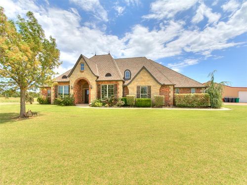 3900 S Cemetery Rd, Yukon, OK, 73099-7214 | Card Image