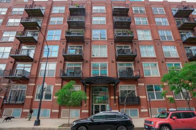 506 - 420 S Clinton Street, Condo with 2 bedrooms, 2 bathrooms and 1 parking in Chicago IL | Image 1