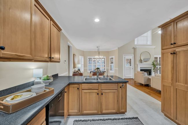 LARGE Kitchen w/ Eat In Breakfast Room CUSTOM Floor 2 Ceiling Pantry | Image 15