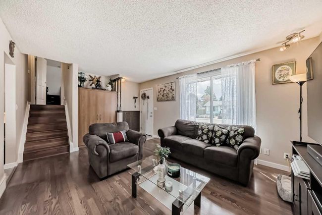 1328 Pennsburg Road Se, Home with 3 bedrooms, 2 bathrooms and 4 parking in Calgary AB | Image 8