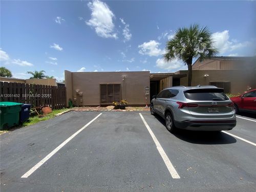 16100 Kilmarnock Dr, Miami Lakes, FL, 33014-6518 | Card Image
