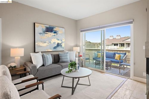 220 Lakeshore Ct, Richmond, CA, 94804-7424 | Card Image