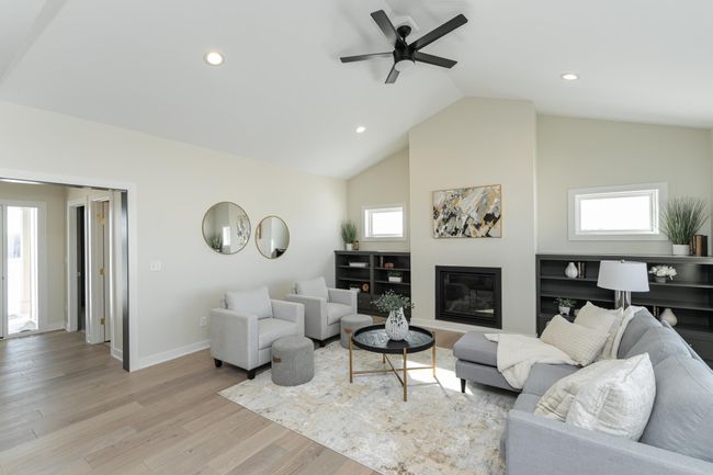 Living Room & Entry.jpg | Image 10
