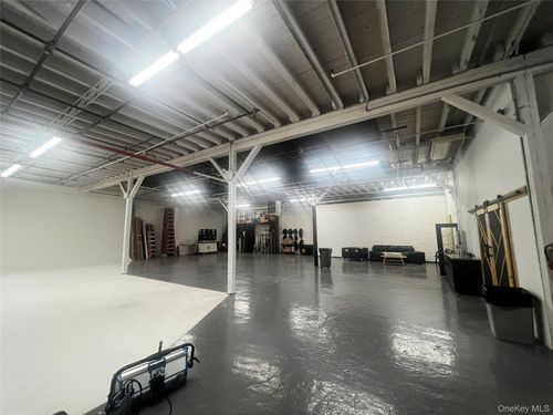 300 Kingsland Ave, Brooklyn, NY, 11222-3707 | Card Image