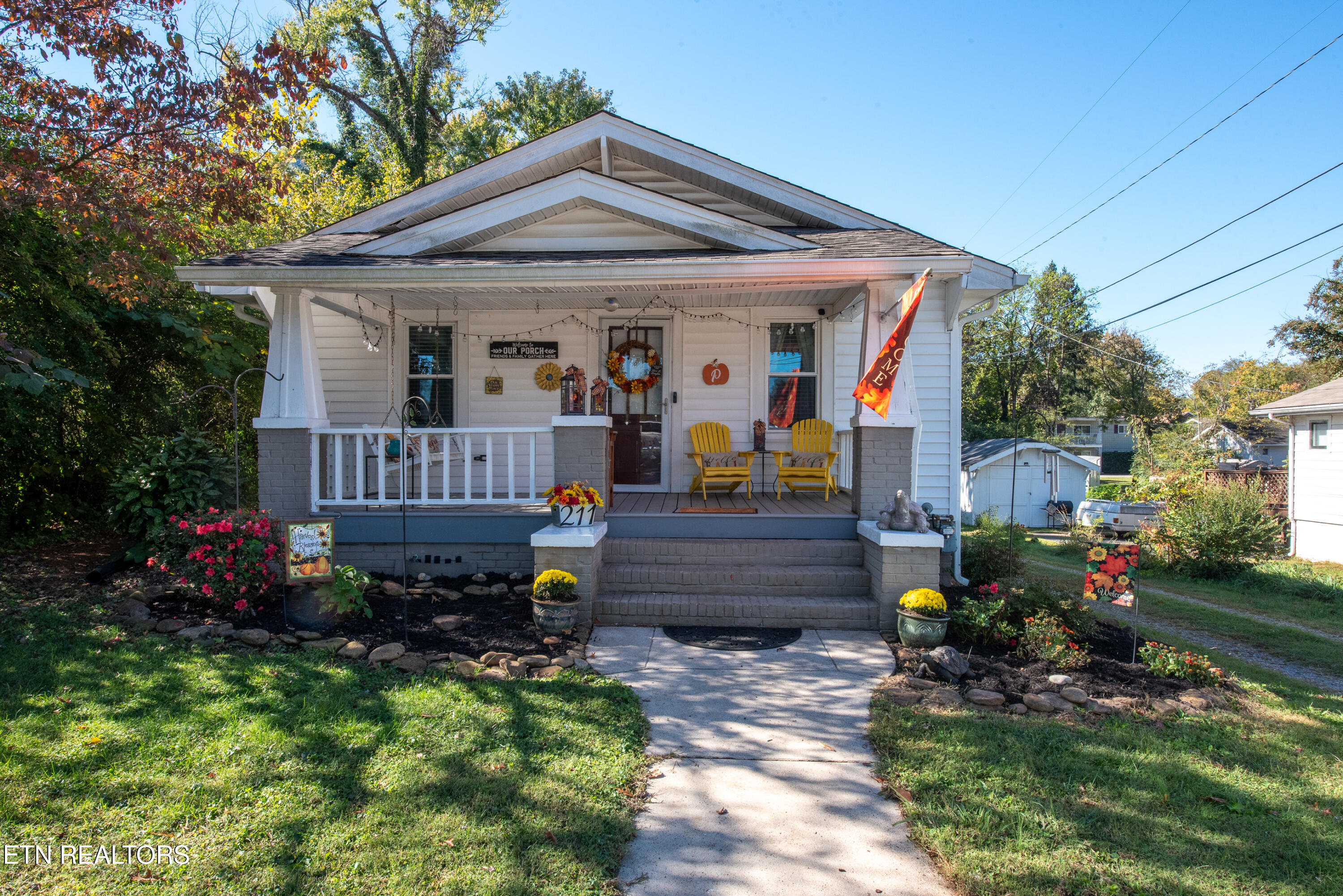 211 S Cedar St, For Sale in Maryville Zoocasa