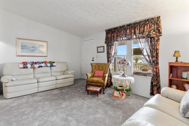 Living Room | Image 6