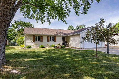 335 Belle Ave, Belleville, WI, 53508-9150 | Card Image