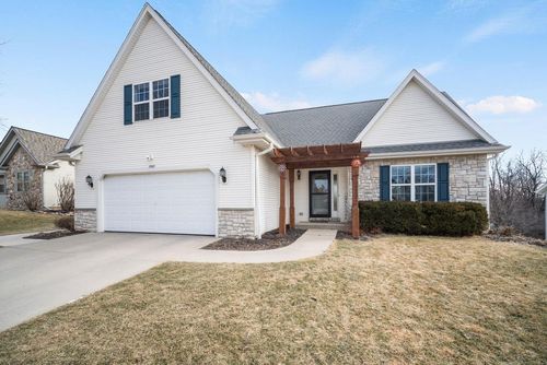 1243 Firethorn Drive, West Bend, WI, 53090 | Card Image