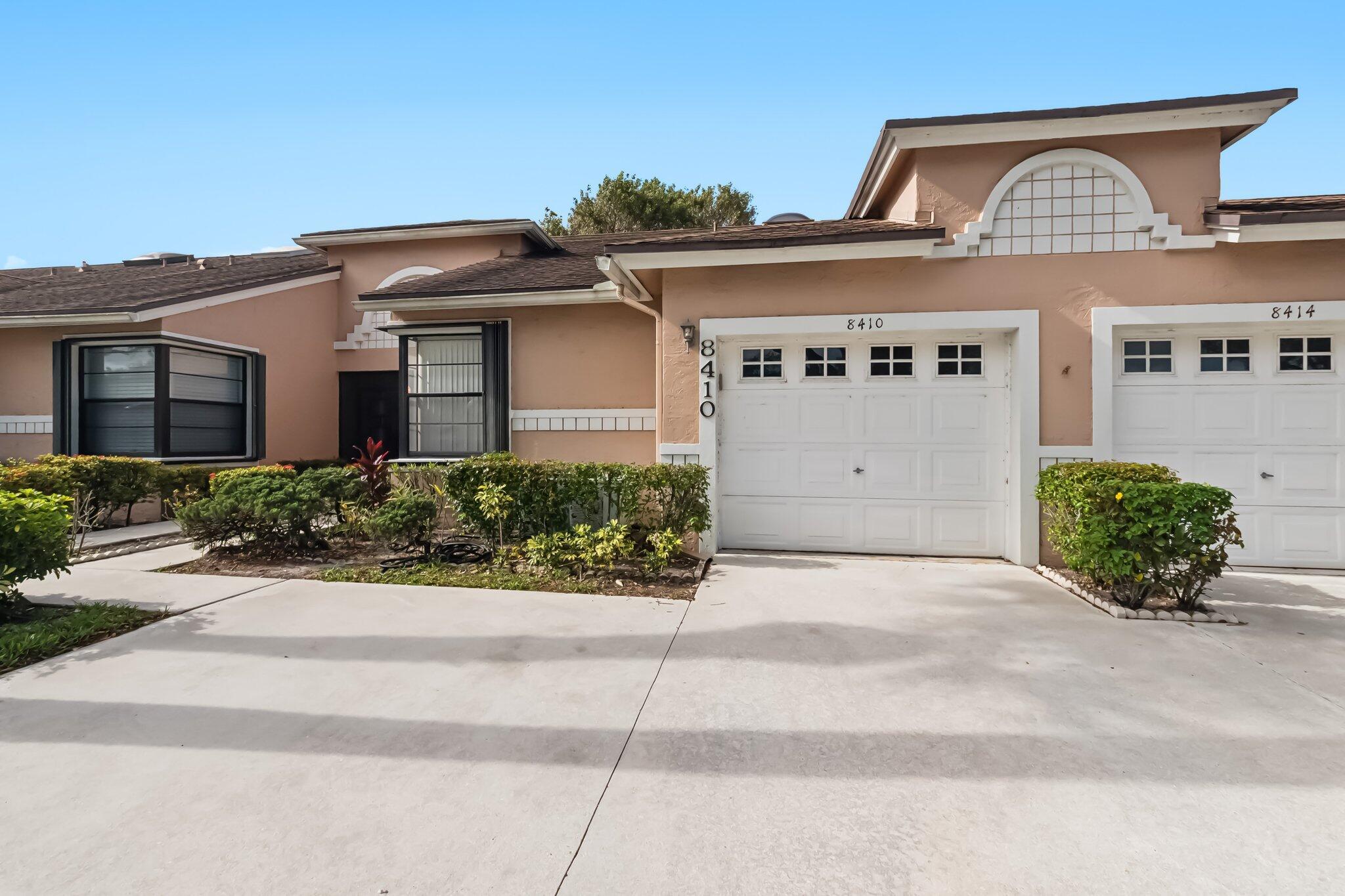 Springlake Dr, Boca Raton, FL 33496