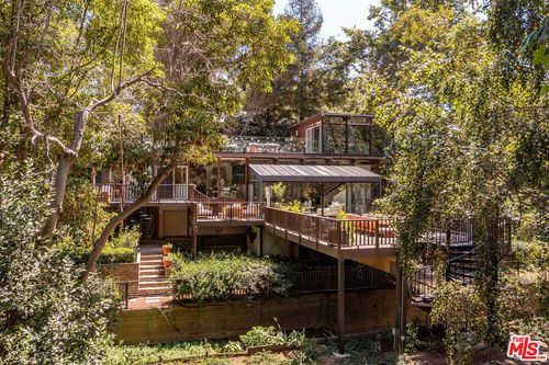 681 Brooktree Rd, Santa Monica, CA, 90402 | Card Image