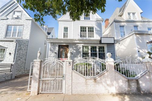 46 Elton St, Brooklyn, NY, 11208-1021 | Card Image