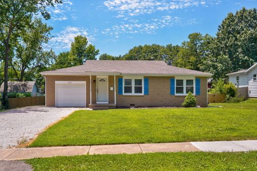 3057 S Parkview Ave, Springfield, MO, 65804-4739 | Card Image