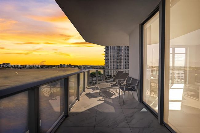 909 - 17301 Biscayne Blvd, Condo with 3 bedrooms, 3 bathrooms and null parking in North Miami Beach FL | Image 30