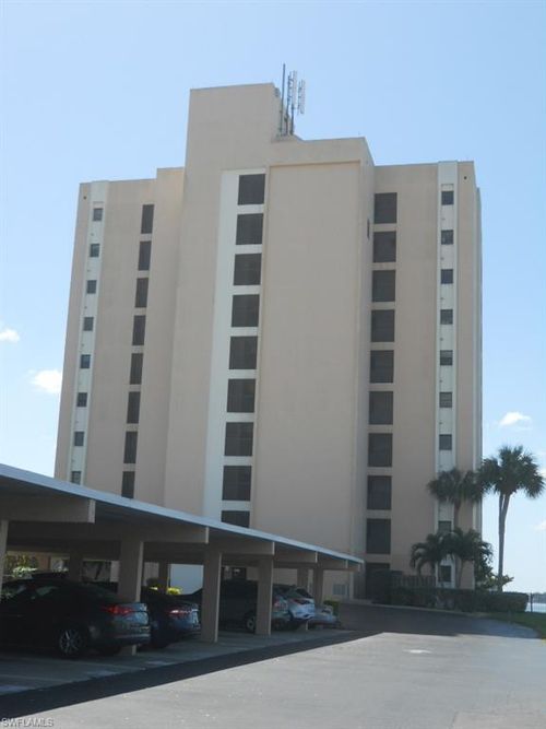 apt-4w-3300 N Key Dr, NORTH FORT MYERS, FL, 33903-6217 | Card Image