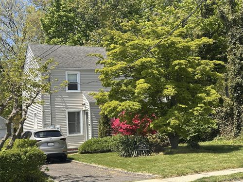 45 Locust Pl, Manhasset, NY, 11030-1823 | Card Image