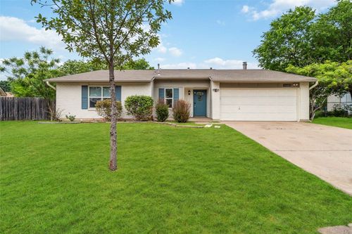 11204 Applewood Dr, Austin, TX, 78758-4206 | Card Image