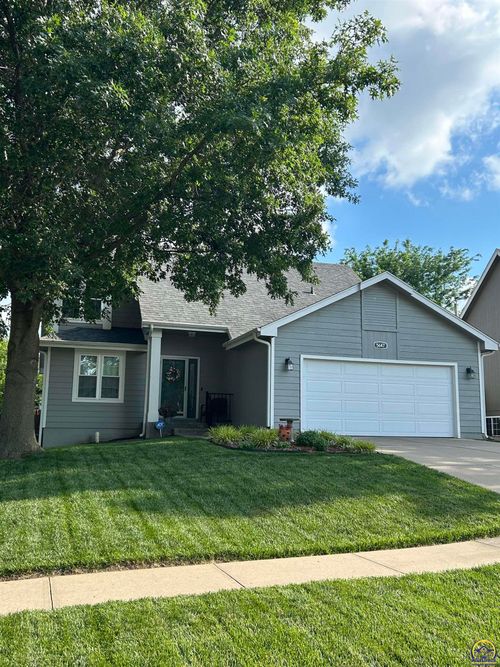 5647 Sw 34th Pl, Topeka, KS, 66614-4581 | Card Image