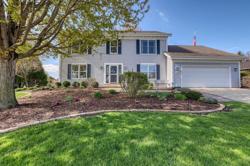 N58W24383 Clover Dr, Sussex, WI, 53089-3674 | Card Image