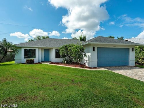 1082 Capri Dr, NAPLES, FL, 34103-2539 | Card Image
