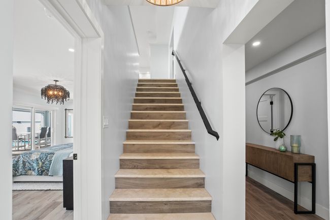 254-W-Seaview-Circle-2024-stairway | Image 11