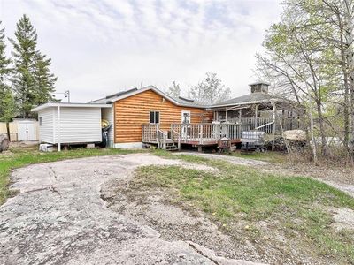 22 Tracy Lane, House other with 2 bedrooms, 1 bathrooms and null parking in Lac Du Bonnet RM MB | Image 2