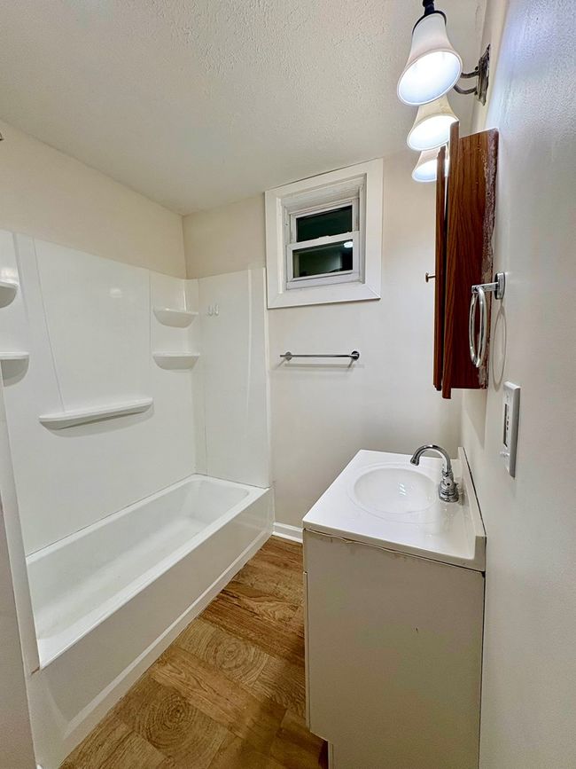 324 Bauer Ave, Home with 6 bedrooms, 2 bathrooms and null parking in Crestline OH | Image 22