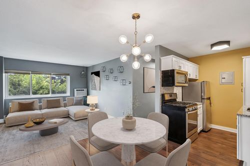 apt-2c-504 W Franklin Ave, MINNEAPOLIS, MN, 55405-3168 | Card Image