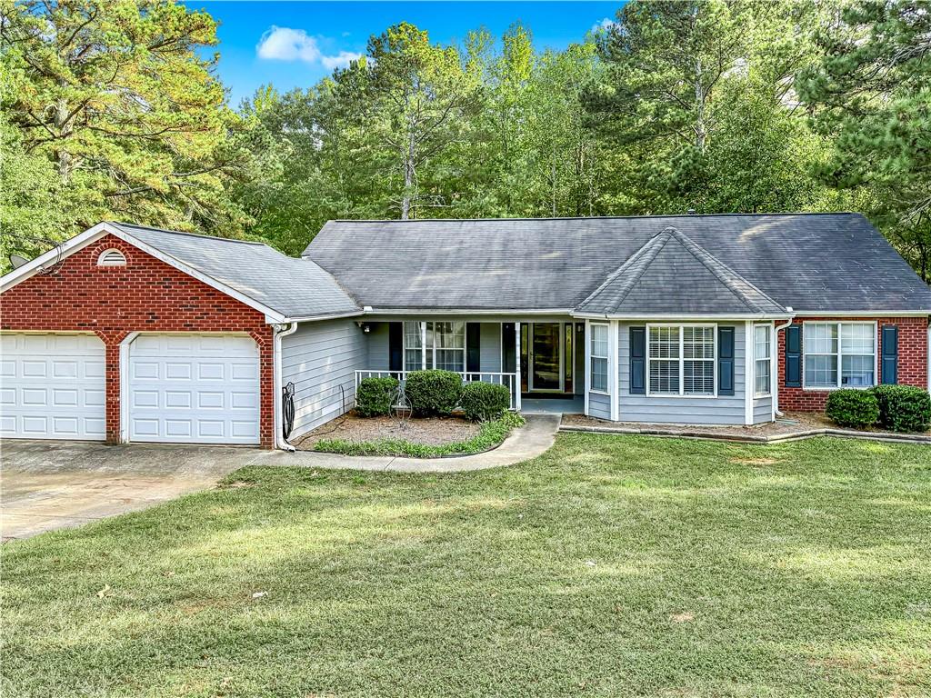 Fence Rd, Auburn, GA 30011