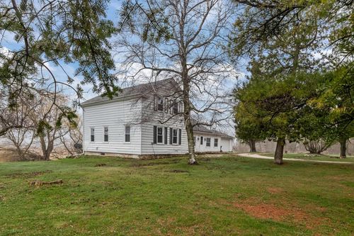 W907 Foundry Road, New Holstein, WI, 53061 | Card Image