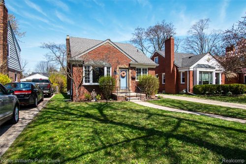 1968 Oxford Rd, Grosse Pointe Woods, MI, 48236-1826 | Card Image