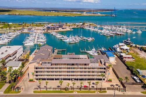 apt-c3-200 W Cotter Ave, Port Aransas, TX, 78373-4040 | Card Image