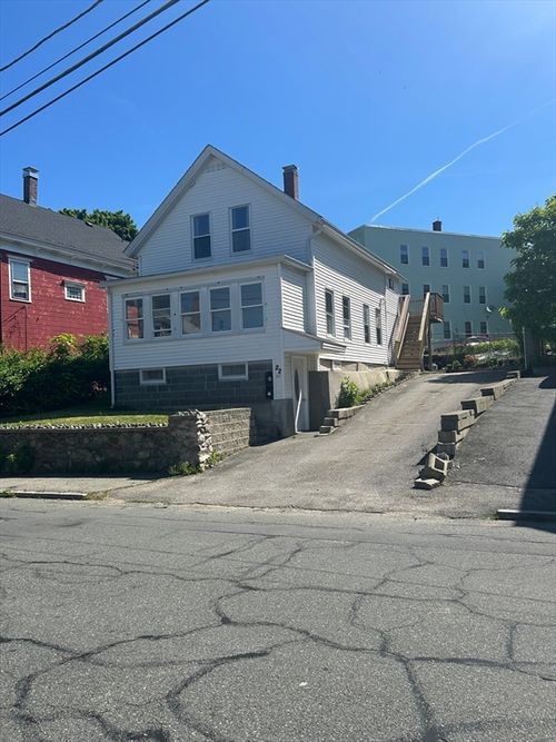 22 Barker St, Methuen, MA, 01844-2953 | Card Image