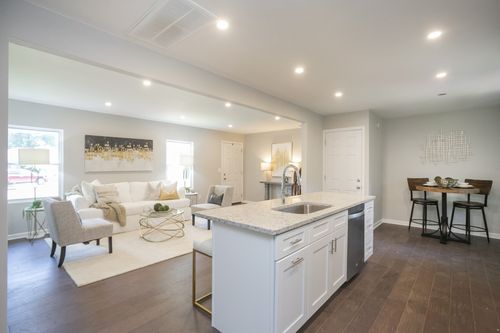 2966 Anderson Rd, Nashville, TN, 37217-4039 | Card Image