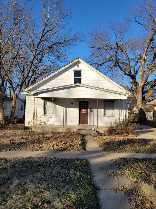 408 W 3rd St, Newton, KS, 67114-3307 | Card Image