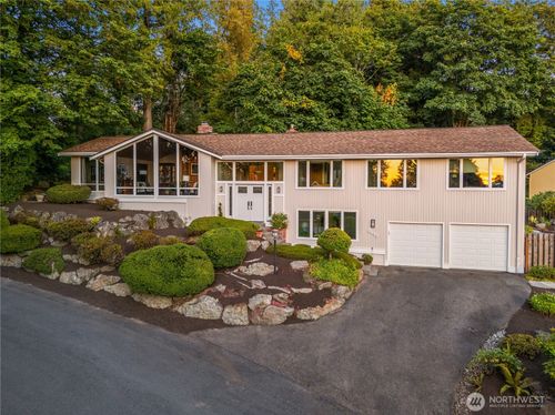 8413 Se 53rd Pl, Mercer Island, WA, 98040-4600 | Card Image