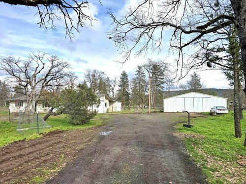 11220 Duggan Rd, Central Point, OR, 97502-9304 | Card Image
