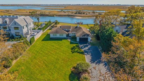 270 Dolphin Drive, Hempstead, NY, 11598 | Card Image
