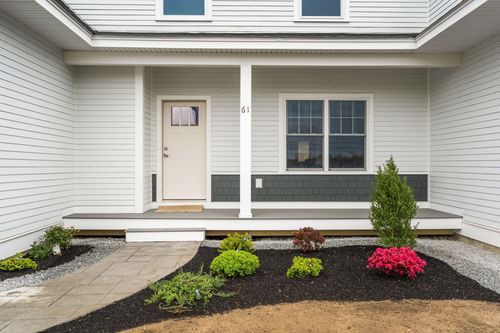 27-71 Driftwood Cir, Sandown, NH, 03873-2257 | Card Image
