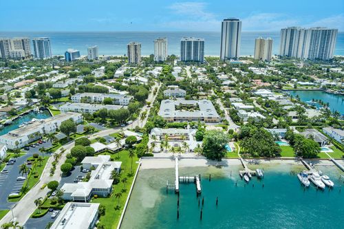 3025 Lake Dr, Riviera Beach, FL, 33404-3821 | Card Image