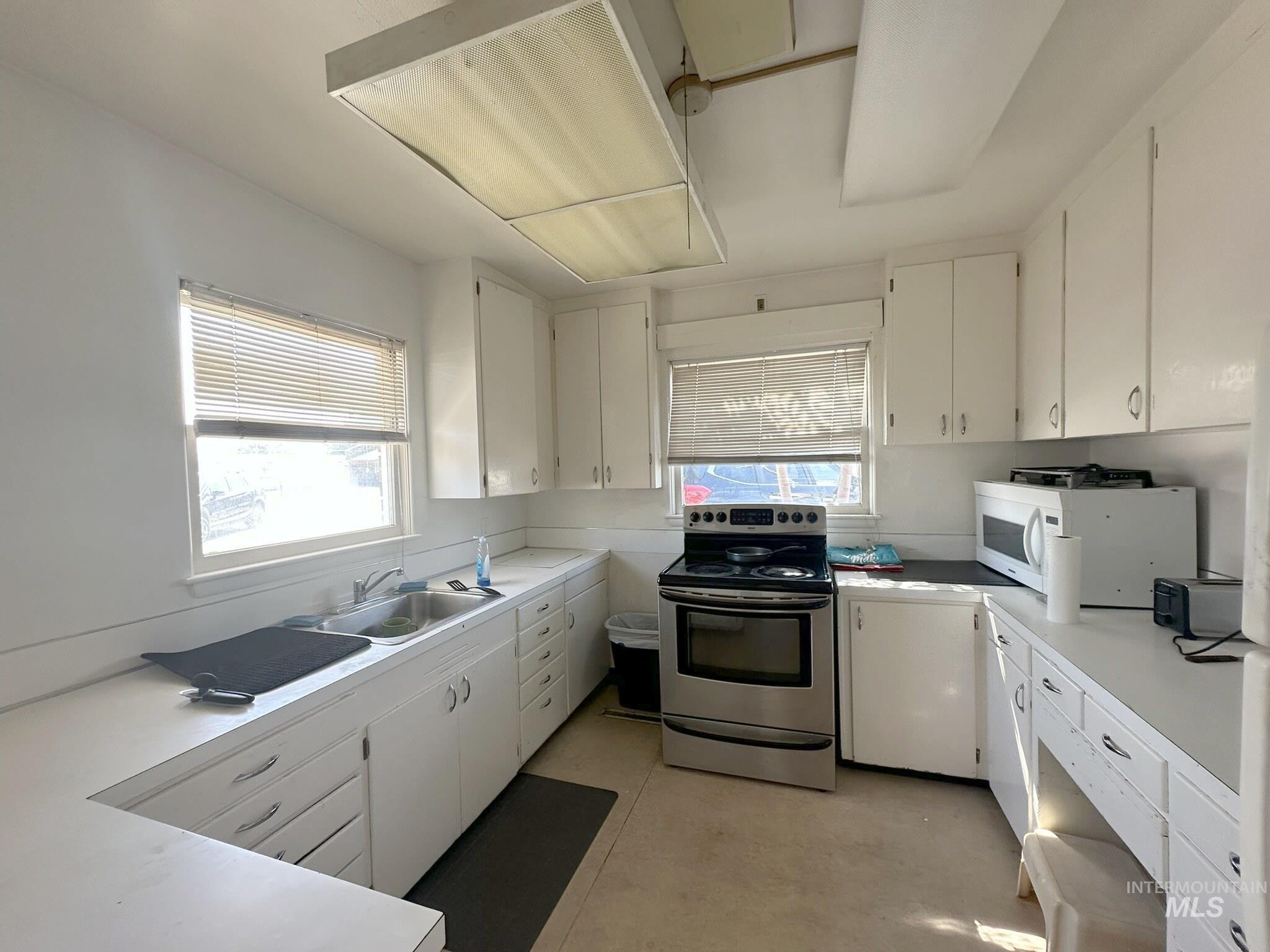 Commercial Sale in Ontario 3