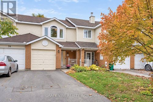 22 Hodgson Court, Ottawa, ON, K2K2T4 | Card Image