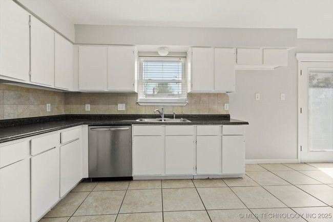 13803 S Hickory St, House other with 4 bedrooms, 1 bathrooms and null parking in Glenpool OK | Image 9