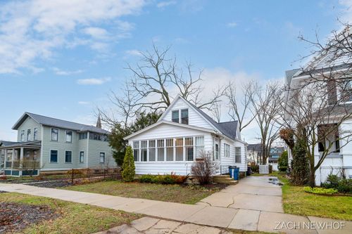 85 W 13th St, Holland, MI, 49423-3240 | Card Image