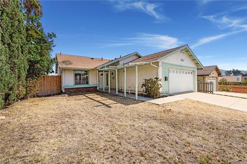 8364 Cacus St, Spring Valley, CA, 91977-6113 | Card Image