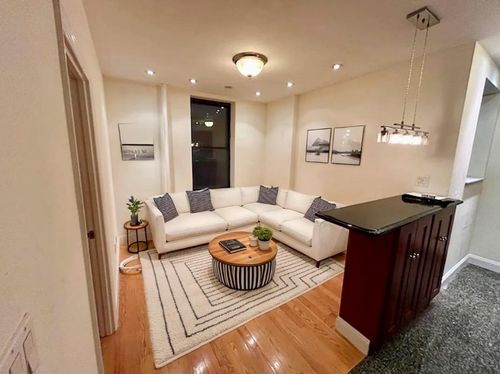 1b-400 E 91st St, New York, NY, 10128-6810 | Card Image