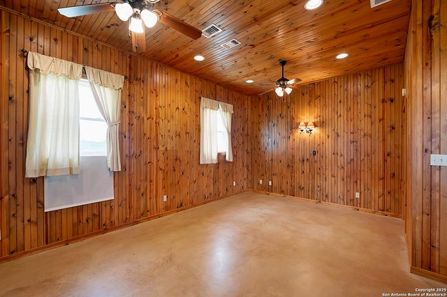 101 Ranch Rd, House other with 3 bedrooms, 3 bathrooms and null parking in Adkins TX | Image 45